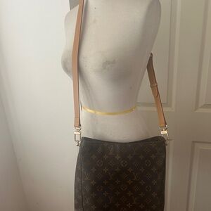 Authentic Louis Vuitton Brown Designer Ctossbody Shoulder Bag Purse